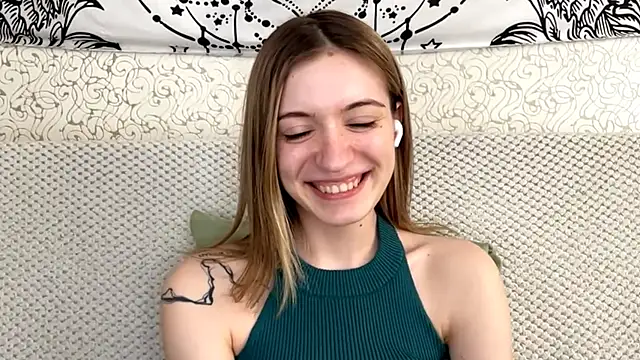 Snapshot of Shining_Robi chatting on 04/02/26, 01:09 Shining Robi online show from 04/02/26, 01:09