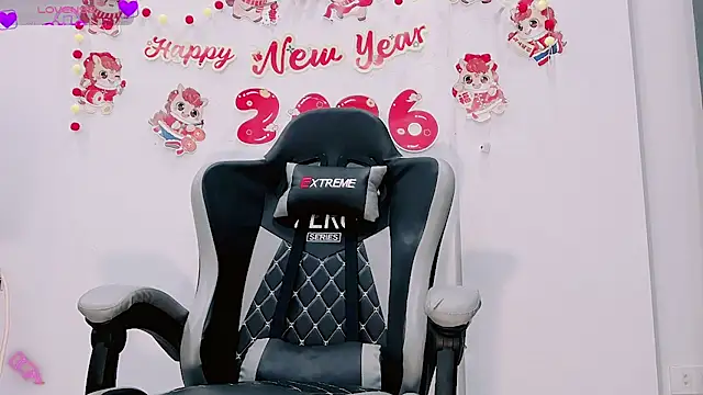 Snapshot of mia_eeeee chatting on 02/27/26, 01:55 mia eeeee online show from 02/27/26, 01:55