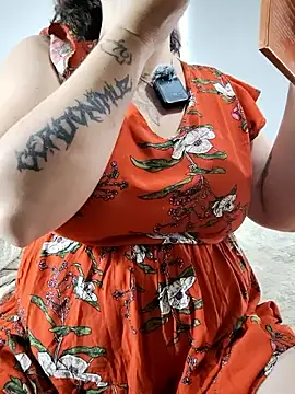 Divine Pouvoir online show from 01/06/26, 04:00