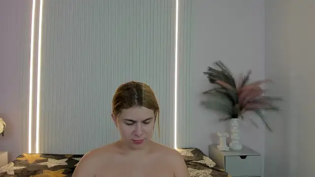 VivianOwen9 online show from 03/02/26, 03:08