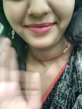 Snapshot of Sweet_Couple_01 chatting on 12/22/25, 04:37 Sweet Couple 01 online show from 12/22/25, 04:37