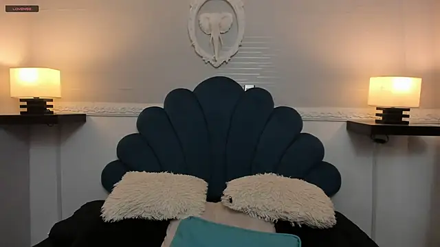 Snapshot of AndreGill chatting on 04/13/26, 12:54 AndreGill online show from 04/13/26, 12:54