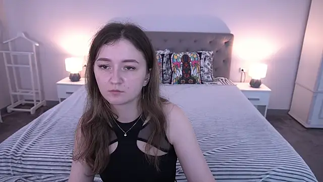 CyrenaLuxe online show from 06/11/26, 05:27