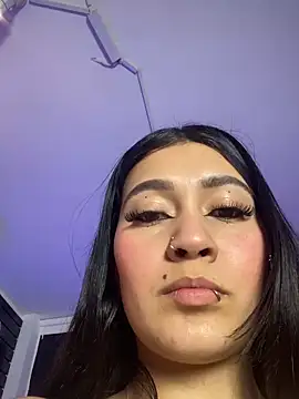 Snapshot of MiaFox_03 chatting on 03/18/26, 05:10 MiaFox 03 online show from 03/18/26, 05:10