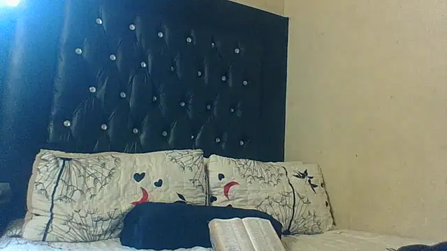 Snapshot of BustyBabyJ chatting on 11/22/25, 09:41 BustyBabyJ online show from 11/22/25, 09:41