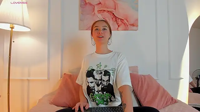 Snapshot of Amelia_Saenz_ chatting on 03/24/26, 09:31 Amelia Saenz online show from 03/24/26, 09:31