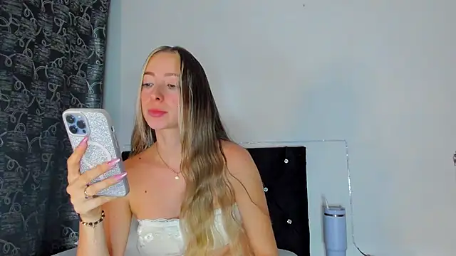 Snapshot of Oriana_Rouse chatting on 01/11/26, 04:39 Oriana Rouse online show from 01/11/26, 04:39