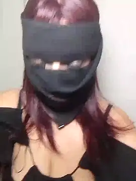 Snapshot of Hot_Emmy_sexy chatting on 12/19/25, 02:51 Hot Emmy sexy online show from 12/19/25, 02:51