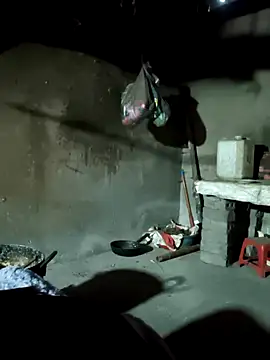 Snapshot of maykimloc chatting on 12/15/25, 10:08 maykimloc online show from 12/15/25, 10:08