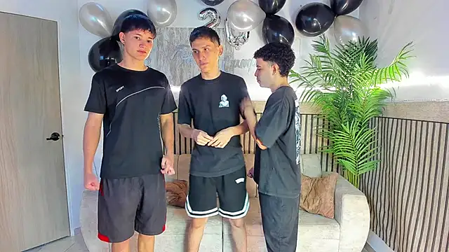 Snapshot of Just4life242 chatting on 12/13/25, 09:31 Just4life242 online show from 12/13/25, 09:31