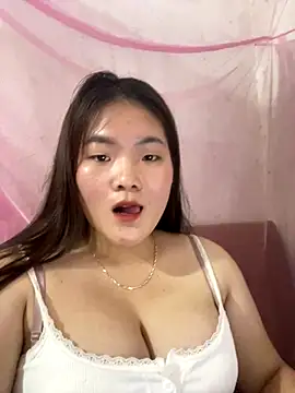 Snapshot of Moonlight_see123 chatting on 12/15/25, 01:59 Moonlight see123 online show from 12/15/25, 01:59