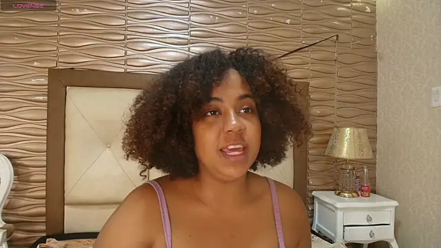 Snapshot of Miatayleer chatting on 12/13/25, 07:53 Miatayleer online show from 12/13/25, 07:53