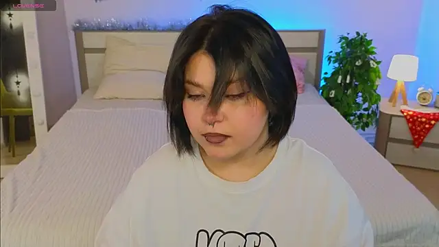 Snapshot of Choee_Bliss chatting on 12/14/25, 10:31 Choee Bliss online show from 12/14/25, 10:31