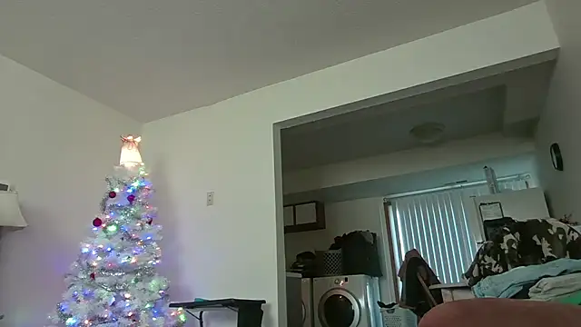 dixielover1229 online show from 12/17/25, 03:07