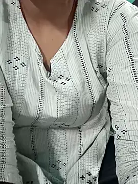Snapshot of teena-11 chatting on 05/16/26, 11:31 teena-11 online show from 05/16/26, 11:31