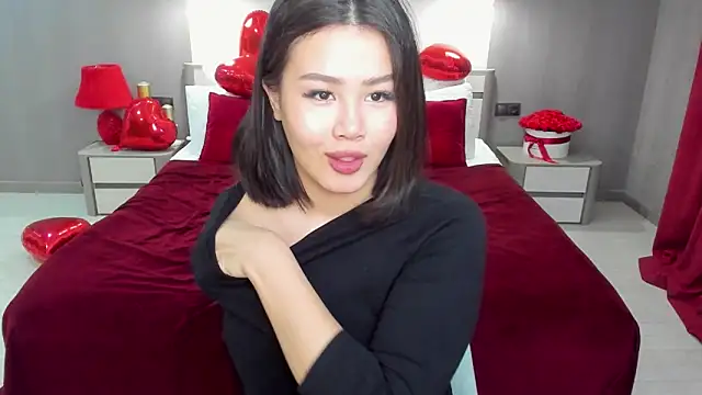 Brunette Charm online show from 03/08/26, 11:19