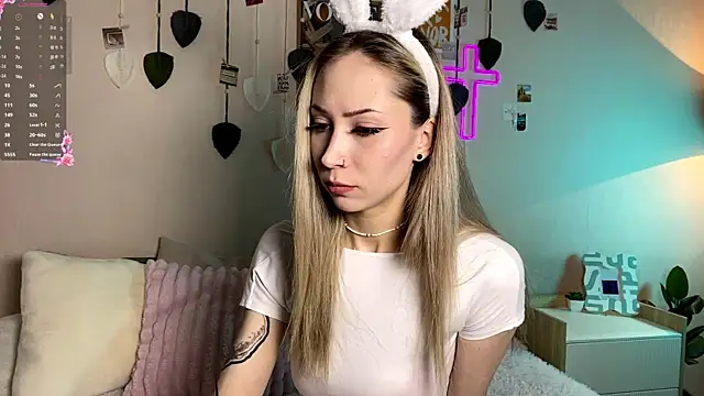 Snapshot of sun_under_skyy chatting on 05/02/26, 03:44 sun under skyy online show from 05/02/26, 03:44