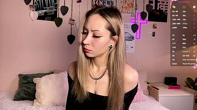 Snapshot of sun_under_skyy chatting on 05/17/26, 03:15 sun under skyy online show from 05/17/26, 03:15