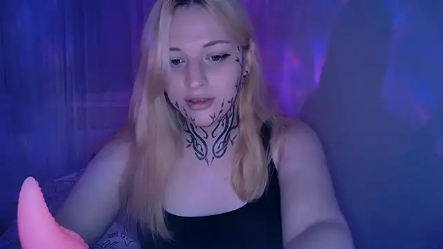 Snapshot of AlexaLaRose2 chatting on 12/14/25, 09:19 AlexaLaRose2 online show from 12/14/25, 09:19