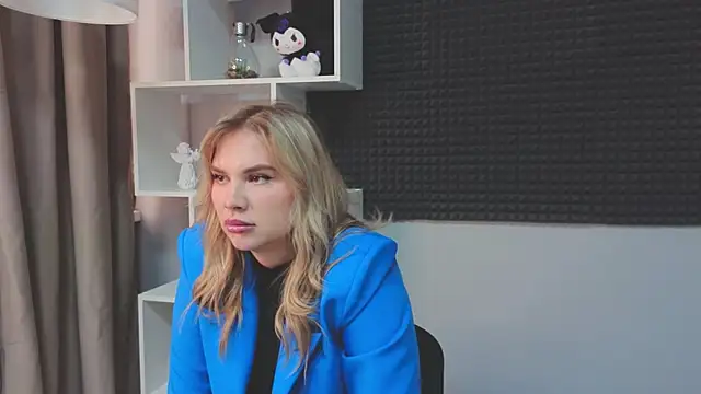 Snapshot of SirenEclip chatting on 04/11/26, 10:19 SirenEclip online show from 04/11/26, 10:19