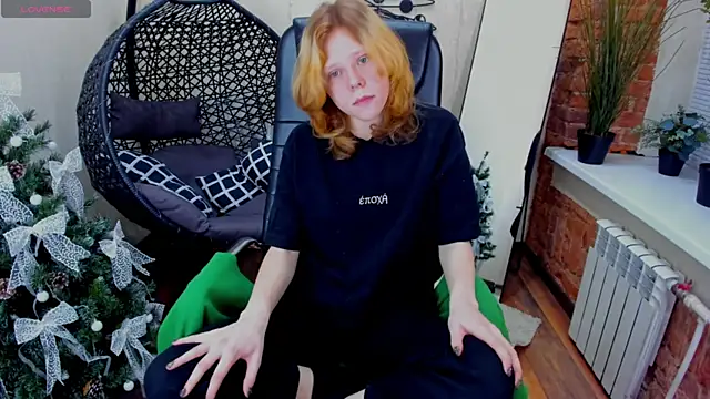 Soft Flame online show from 12/21/25, 03:41