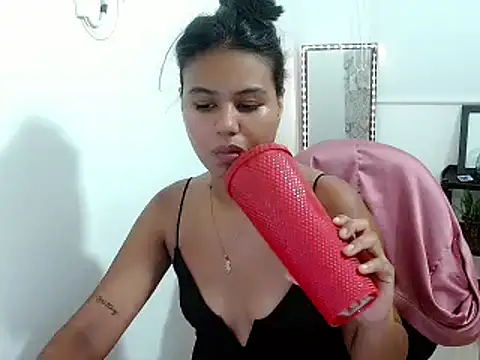 Snapshot of Shawnycarson chatting on 05/12/26, 06:05 Shawnycarson online show from 05/12/26, 06:05