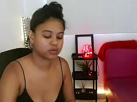 Snapshot of Shawnycarson chatting on 07/18/26, 06:23 Shawnycarson online show from 07/18/26, 06:23