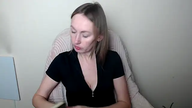 LiaSeass  online show from 04/07/26, 11:43