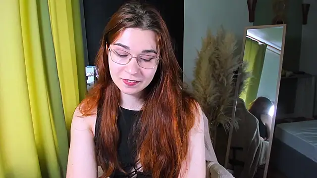 Snapshot of Ann_Couette chatting on 07/23/26, 12:58 Ann Couette online show from 07/23/26, 12:58