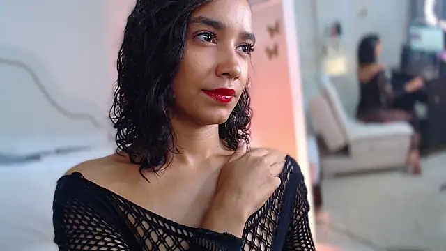 Snapshot of crystalkova chatting on 12/16/25, 12:54 crystalkova online show from 12/16/25, 12:54