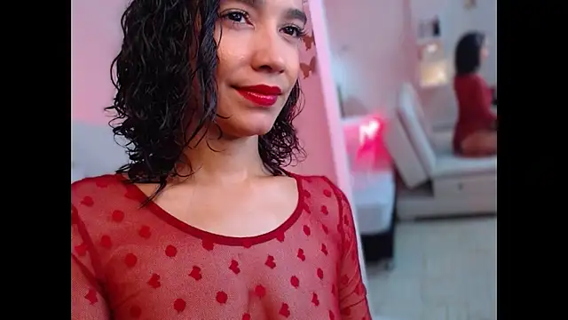 Snapshot of crystalkova chatting on 12/18/25, 03:01 crystalkova online show from 12/18/25, 03:01