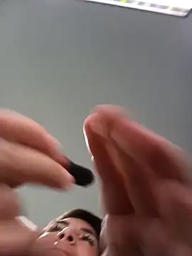 Snapshot of OSHUN__ chatting on 12/13/25, 11:54 OSHUN online show from 12/13/25, 11:54