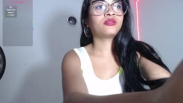 DAFNNEE HOT online show from 12/19/25, 04:14