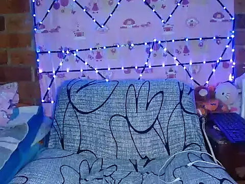 Snapshot of LunaVinxxen chatting on 02/12/26, 04:40 LunaVinxxen online show from 02/12/26, 04:40