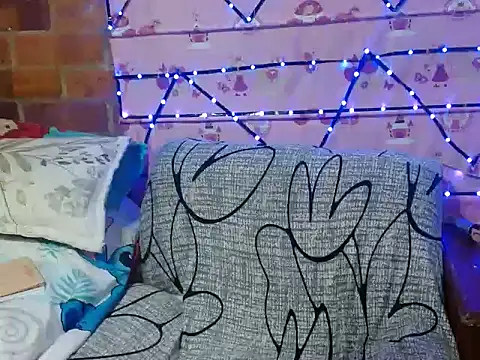 Snapshot of LunaVinxxen chatting on 03/11/26, 04:07 LunaVinxxen online show from 03/11/26, 04:07