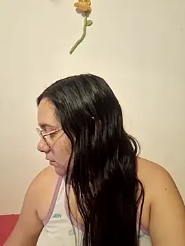 liababylia online show from 04/15/26, 10:22