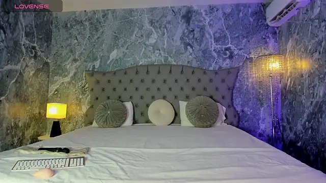 EVANGELIINE 21 online show from 04/04/26, 06:49