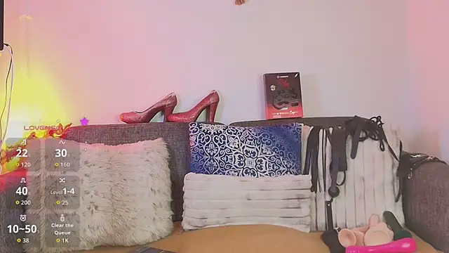 Laura hotmilf online show from 04/15/26, 01:07