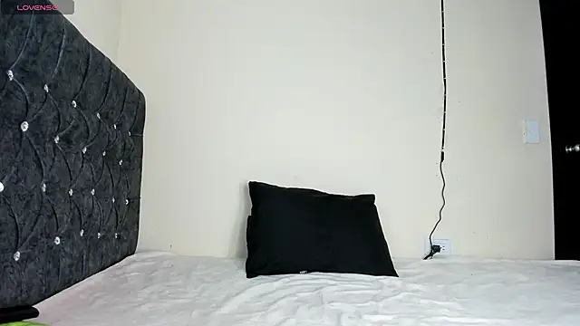 milk rain online show from 05/11/26, 02:01