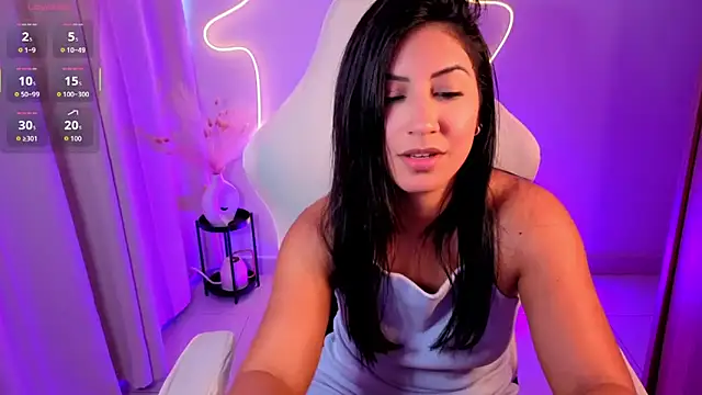 Snapshot of chloebum_ chatting on 03/06/26, 02:13 chloebum online show from 03/06/26, 02:13
