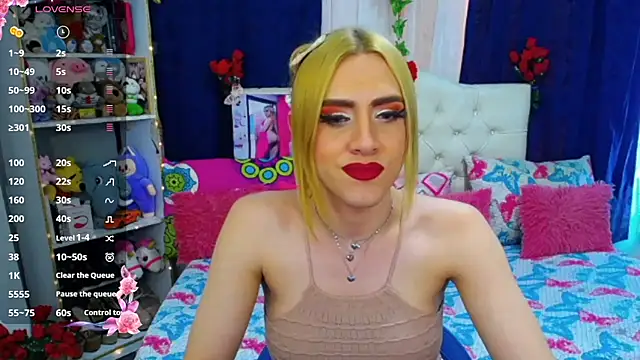 Snapshot of golden_girl01 chatting on 07/17/26, 06:57 golden girl01 online show from 07/17/26, 06:57