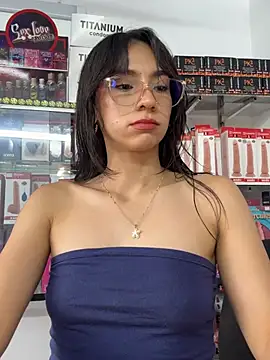 lunaluxury22 online show from 02/01/26, 03:21