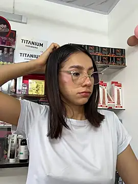 lunaluxury22 online show from 03/05/26, 02:02