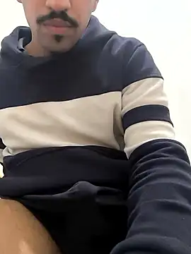 Snapshot of twinkarabboy chatting on 01/08/26, 09:39 twinkarabboy online show from 01/08/26, 09:39