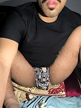 Snapshot of twinkarabboy chatting on 04/20/26, 10:33 twinkarabboy online show from 04/20/26, 10:33