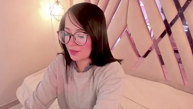 Lovely-martina online show from 02/25/26, 12:48