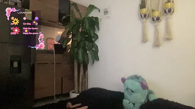 Snapshot of isa_fox_23 chatting on 04/01/26, 11:35 isa fox 23 online show from 04/01/26, 11:35