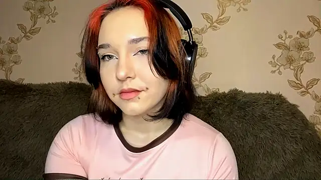 EmilyVeiro online show from 02/05/26, 05:17