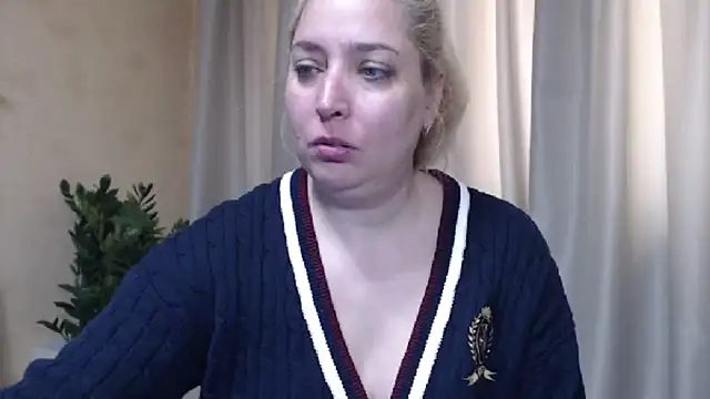 Snapshot of sweetpussy13 chatting on 05/01/26, 05:34 sweetpussy13 online show from 05/01/26, 05:34
