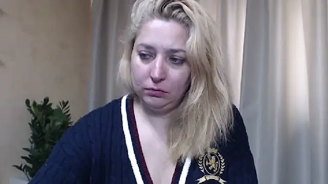 Snapshot of sweetpussy13 chatting on 05/03/26, 06:19 sweetpussy13 online show from 05/03/26, 06:19
